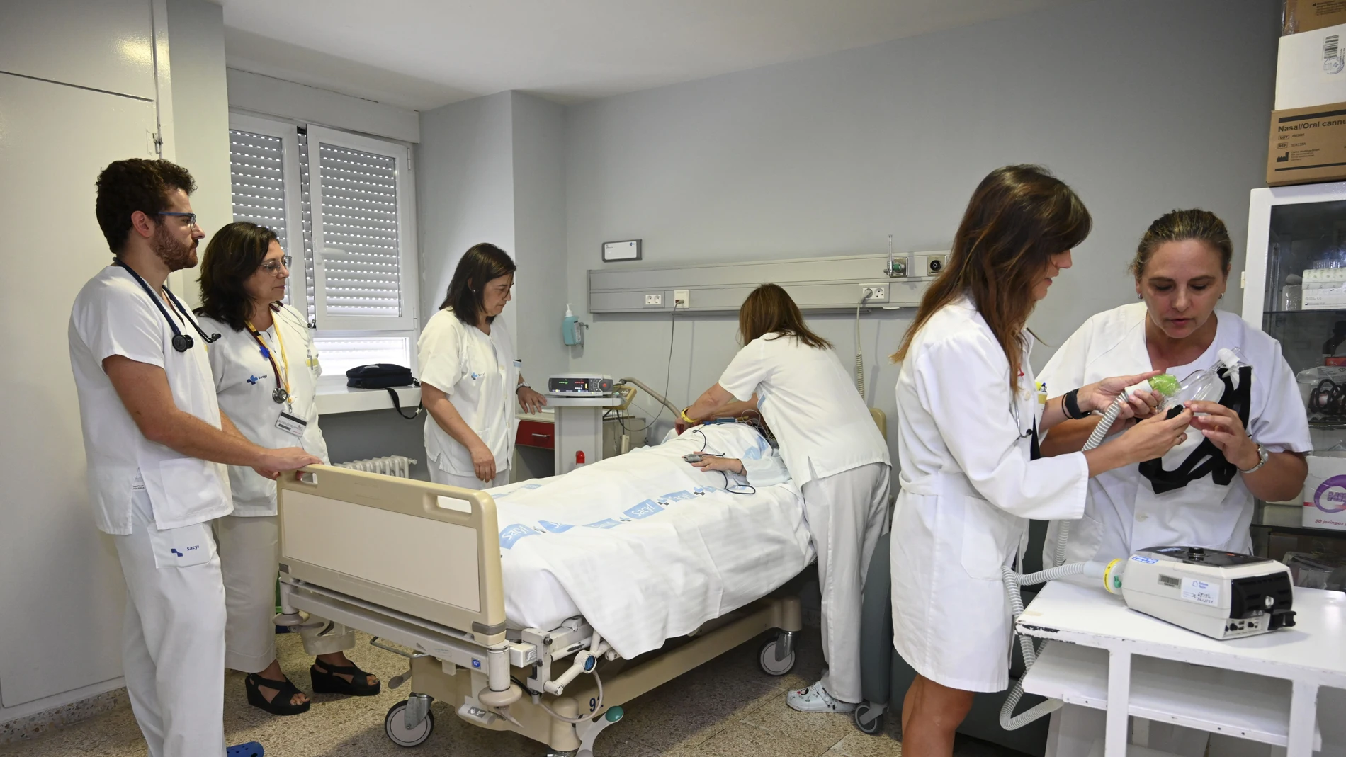 A pesar de la alta feminización de la sanidad la presencia de mujeres en los puestos de liderazgo de las sociedades científico-médicas españolas sigue siendo muy limitada