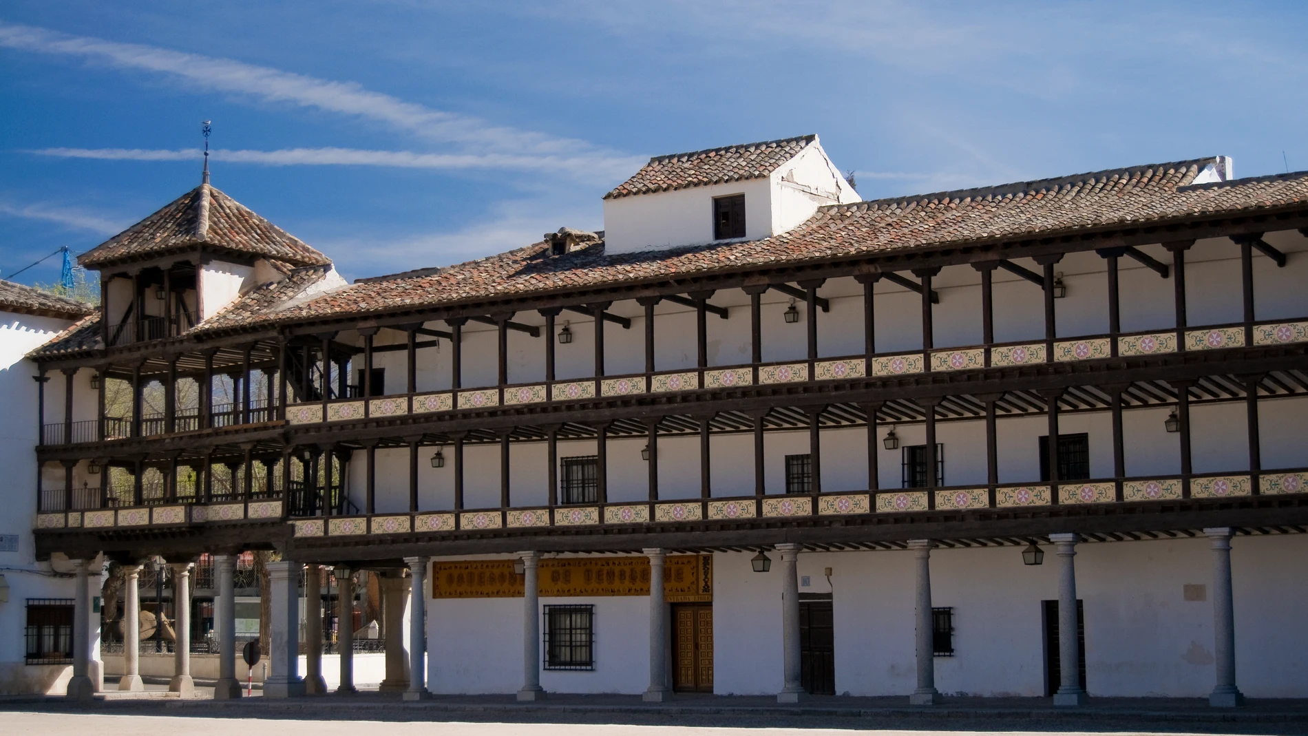 La Plaza Mayor de Tembleque cuenta con 400 años de historia y es una de las más bonitas de España