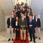 El alcalde de Salamanca, Carlos García Carbayo, recibe a organizadores y a nominados de la decimotercera edición de los Premios Hostelería