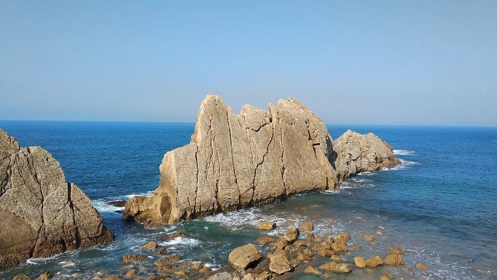 La playa cántabra de Somocuevas.