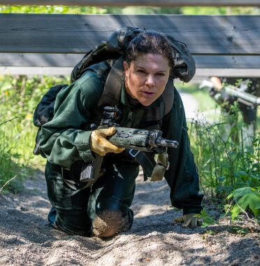 La princesa Victoria de Suecia, de maniobras