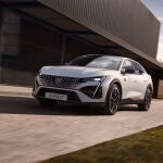 Peugeot completa su gama eléctrica con el nuevo E-408