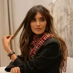 Sara Carbonero con look boho de oficina.