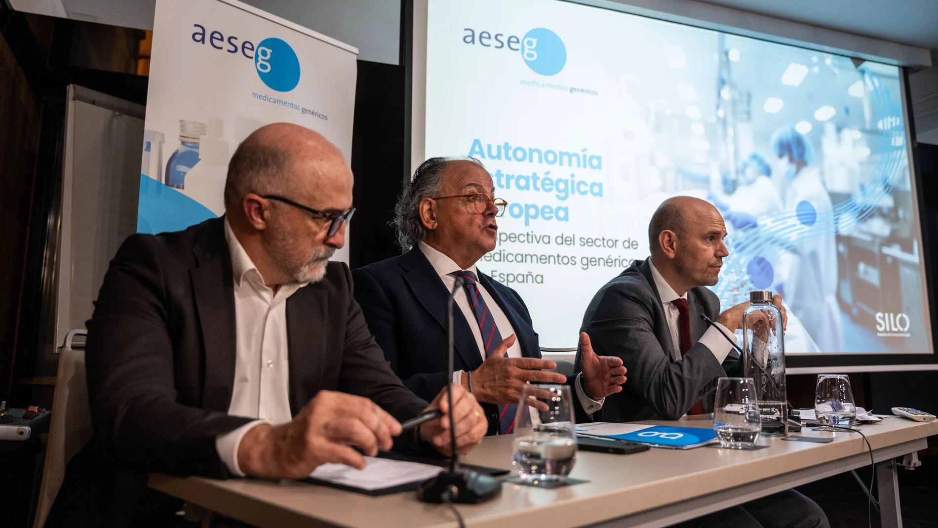 Representantes de la Asociación Española de Medicamentos Genéricos (Aeseg)