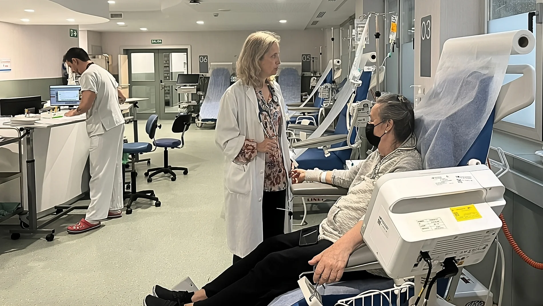 La doctora Rocío García Carbonero en el Hospital de día de Oncología