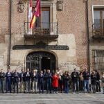 Minuto de silencio a las puertas de la Diputación de Valladolid