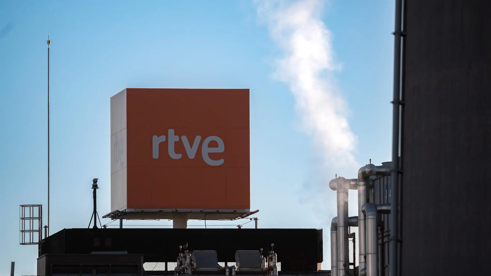 El PP renuncia a presentar candidatos en el Congreso al Consejo de RTVE y mantiene la incógnita en el Senado