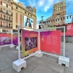 La céntrica plaza de Callao fue el lugar elegido para inaugurar la exposición fotográfica