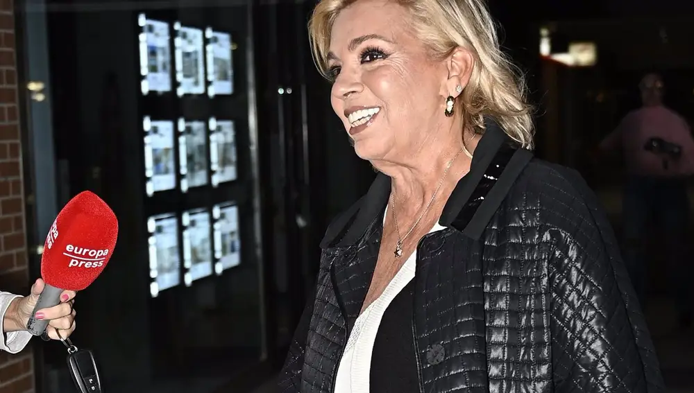 Carmen Borrego celebra su cumpleaños rodeada de sus seres queridos.