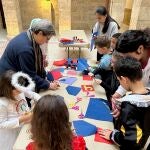 La Iglesia invita a los niños a vestirse de santos con la iniciativa 'Holywins', frente a Halloween
