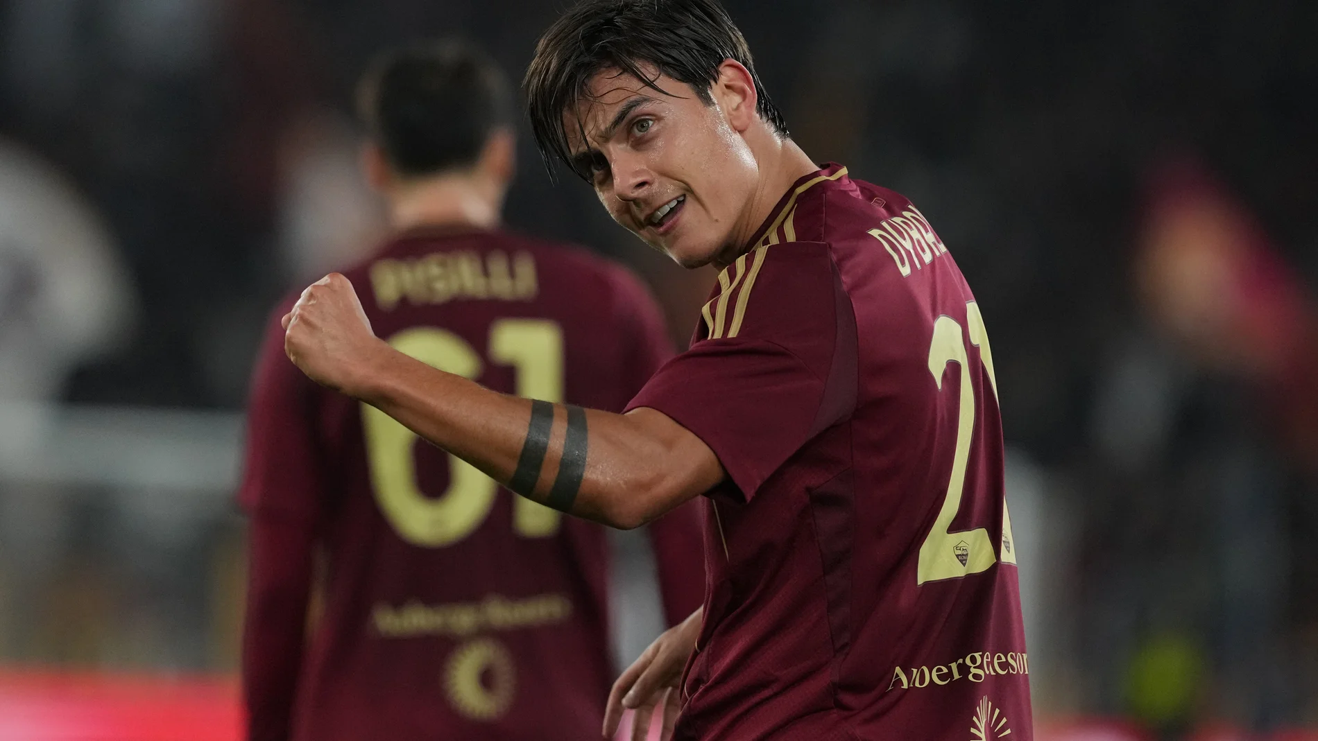 31 October 2024, Italy, Rome: AS Roma's Paulo Dybala celebrates scoring his side's first goal during the Italian Serie A soccer match between AS Roma and Torino FC at the Olympic Stadium. Photo: Alfredo Falcone/LaPresse via ZUMA Press/dpa Alfredo Falcone/LaPresse via ZUM / DPA 31/10/2024 ONLY FOR USE IN SPAIN