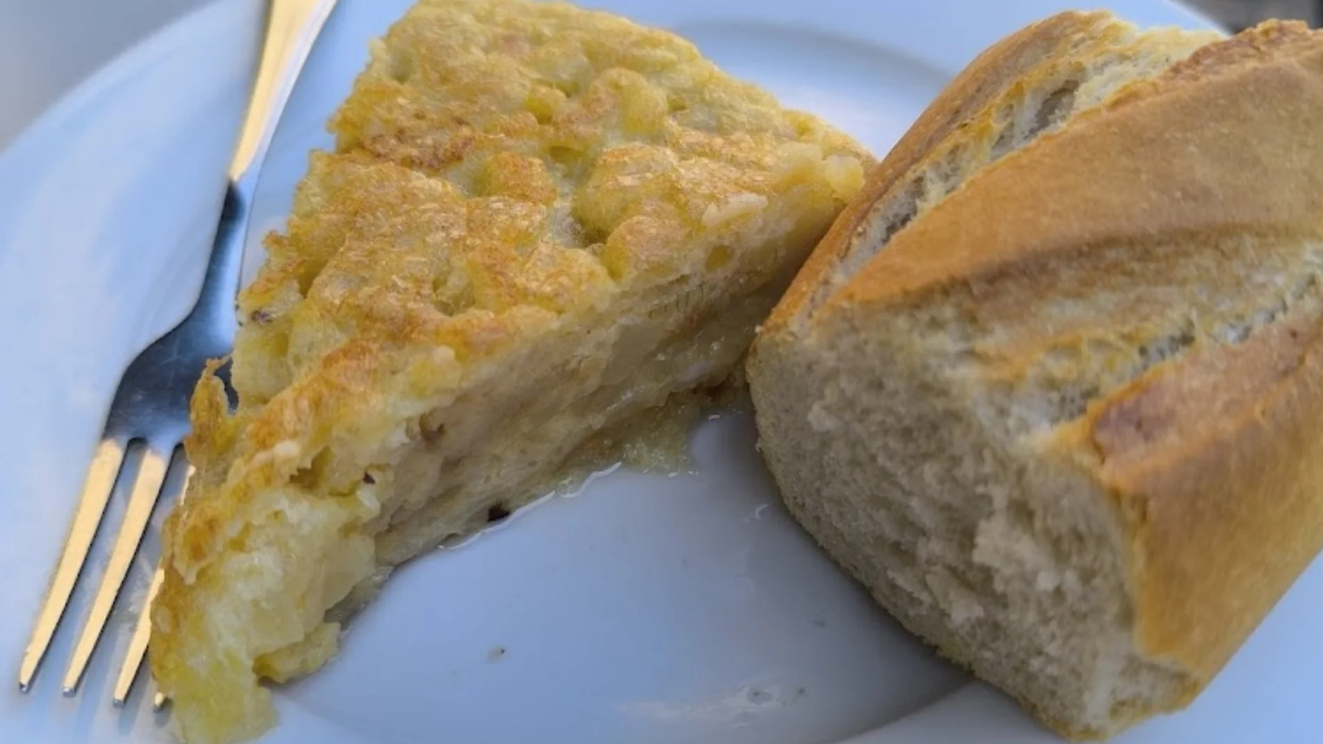 Porción de tortilla en el bar Yogui´s de Toledo