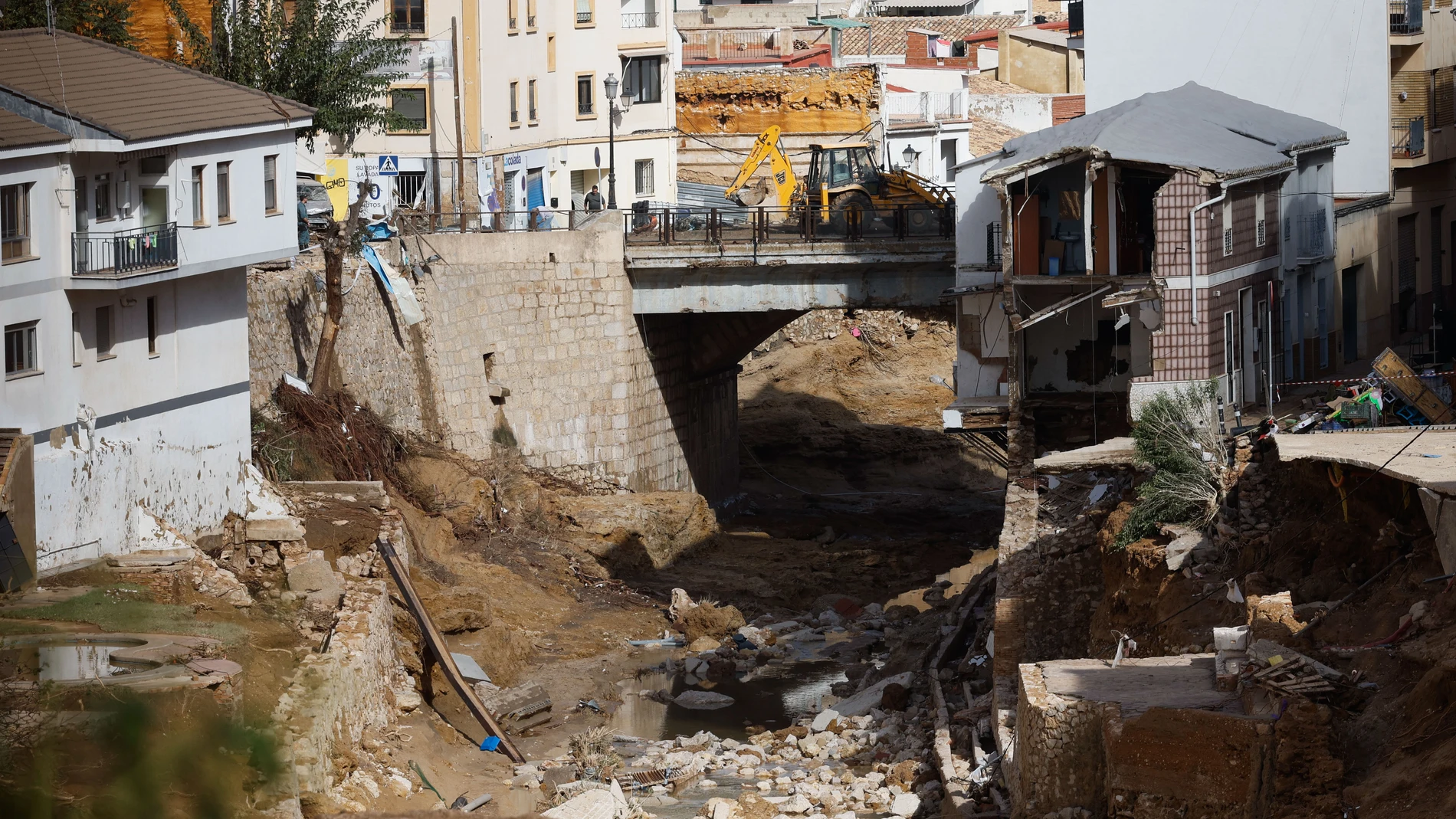 CHIVA (VALENCIA), 31/10/2024.- Fotografía de Chiva tras la DANA que asolado el sureste español y ha causado más de un centenar de muertos, este jueves. EFE/ Kai Försterling