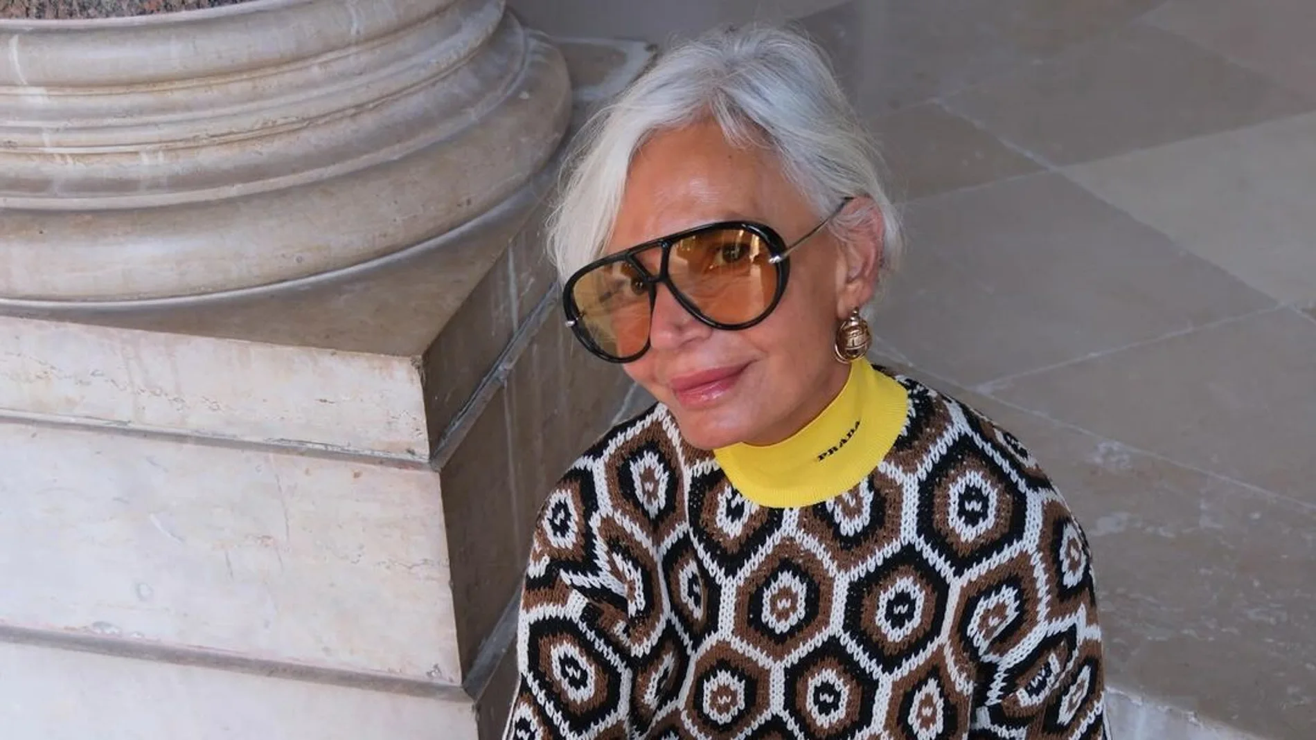 El nuevo color de pelo de este invierno es presumir de canas.