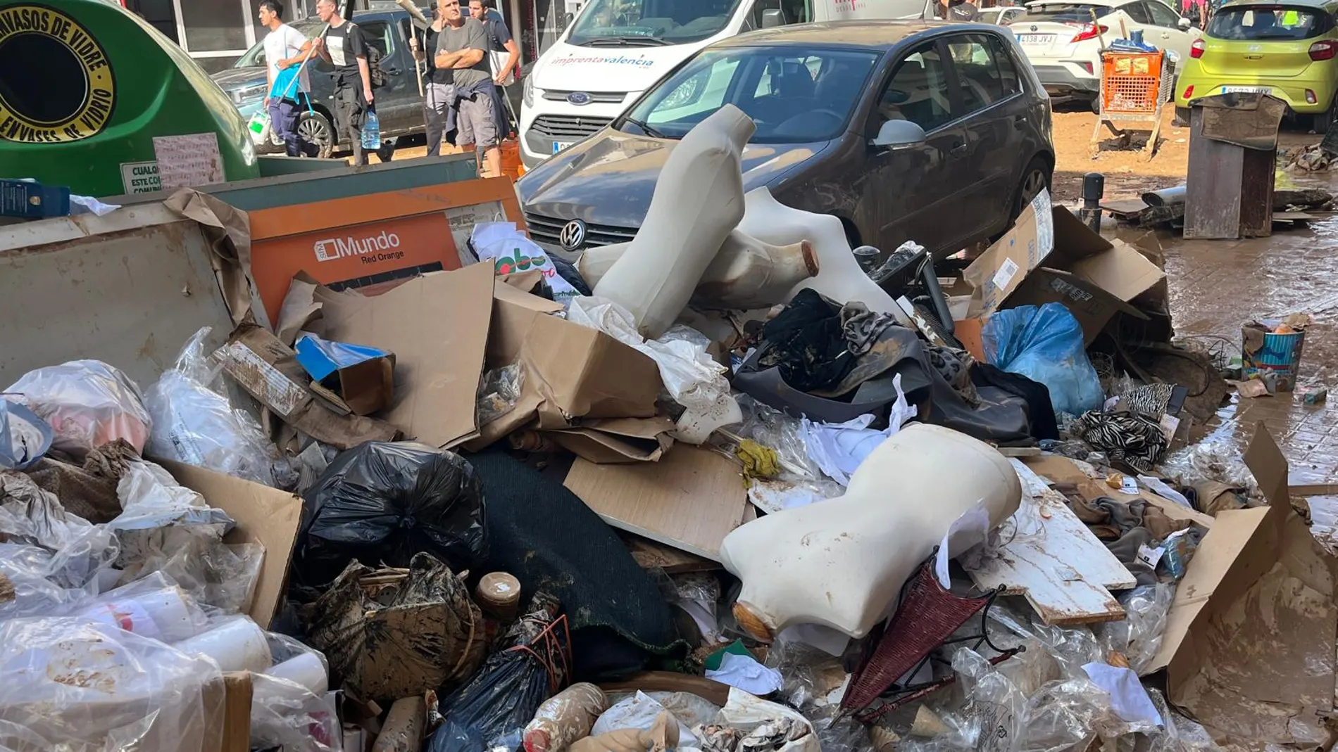 Restos de la tienda del joven de Benetússer