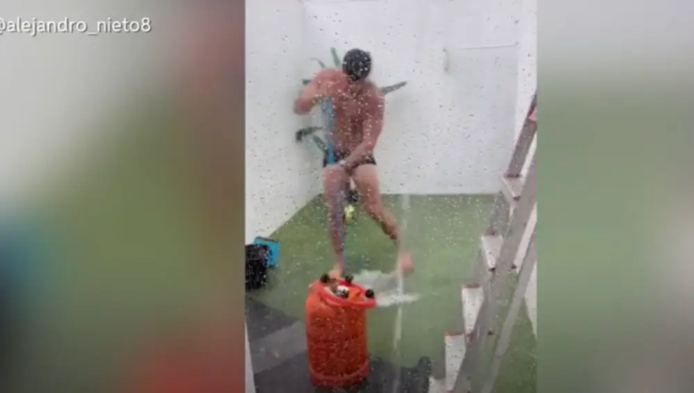 Alejandro Nieto, achicando agua