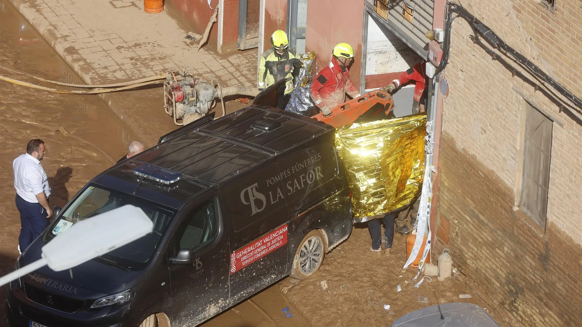 Temporal.- Los cuerpos de las primeras víctimas identificadas empiezan a llegar a Feria Valencia