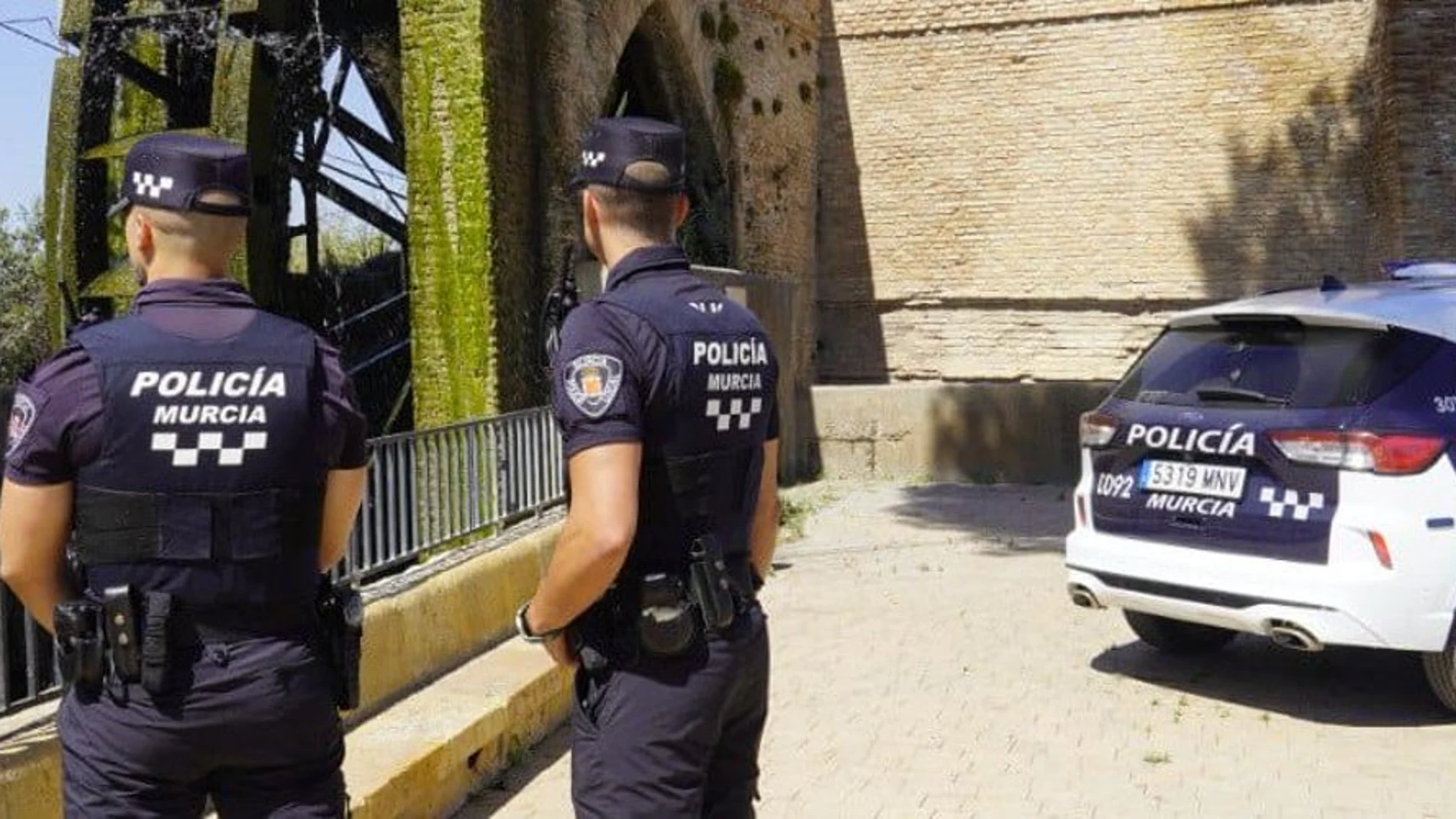 Policías locales de Murcia se suman al dispositivo de búsqueda y rescate en las zonas afectadas por la DANA