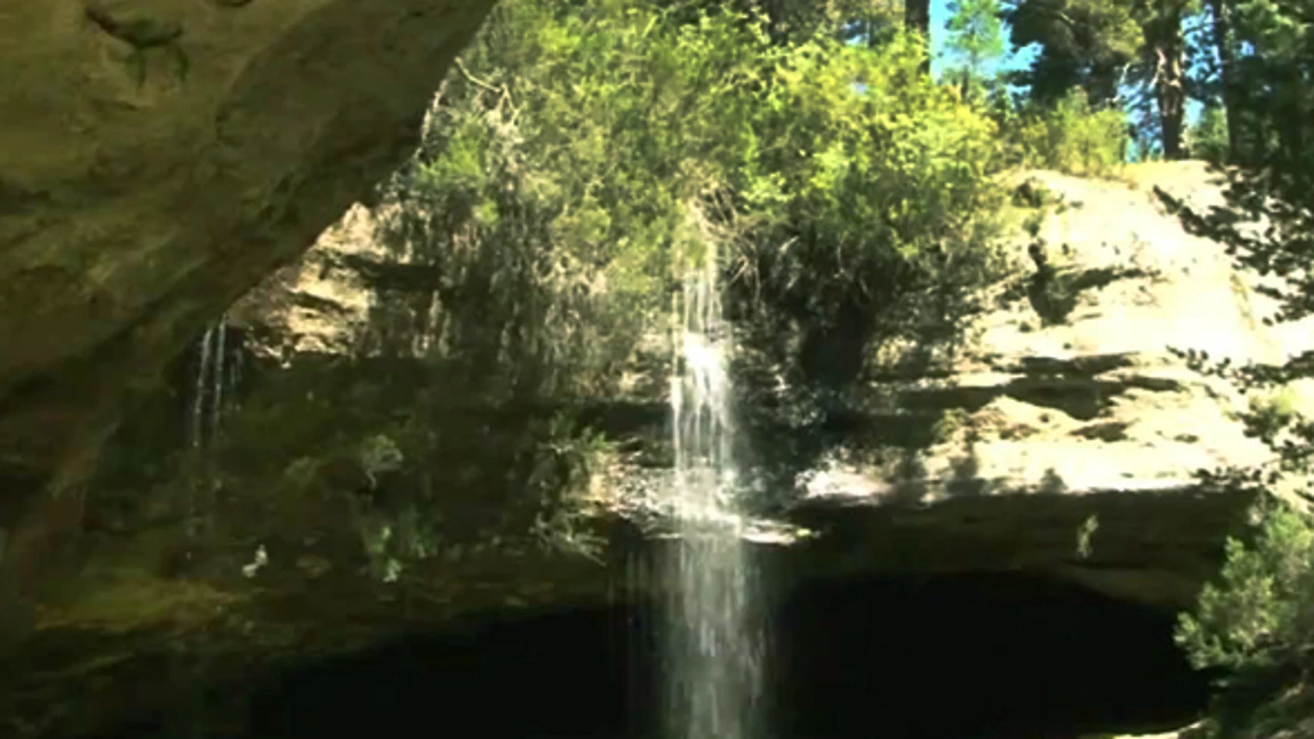 Cueva Serena y Cascada de la Chorla