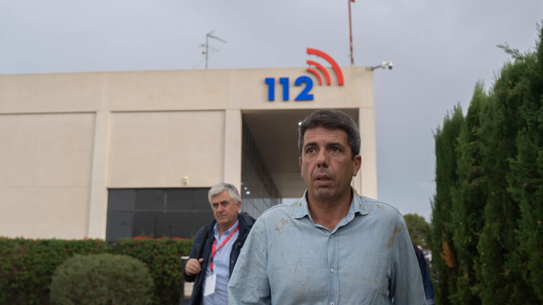 El presidente de la Generalitat valenciana, Carlos Mazón, durante su visita al centro del 112, a 3 de noviembre de 2024, en Valencia, Comunidad Valenciana (España). Los Reyes han visitado, junto al presidente del Gobierno y presidente de la Generalitat valenciana, algunas de las zonas afectadas por la DANA, que el pasado 29 de octubre arrasó la provincia de Valencia y que deja ya una cifra de más de 210 fallecidos. 03 NOVIEMBRE 2024 Rober Solsona / Europa Press 03/11/2024