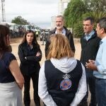 Visita de Felipe y Letizia a las zonas más afectadas por la DANA.