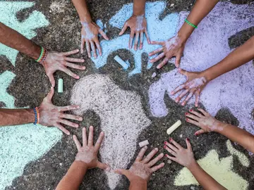 La CECA engloba a nueve entidades bancarias y más de 30 fundaciones La CECA engloba a nueve entidades bancarias y más de 30 fundaciones