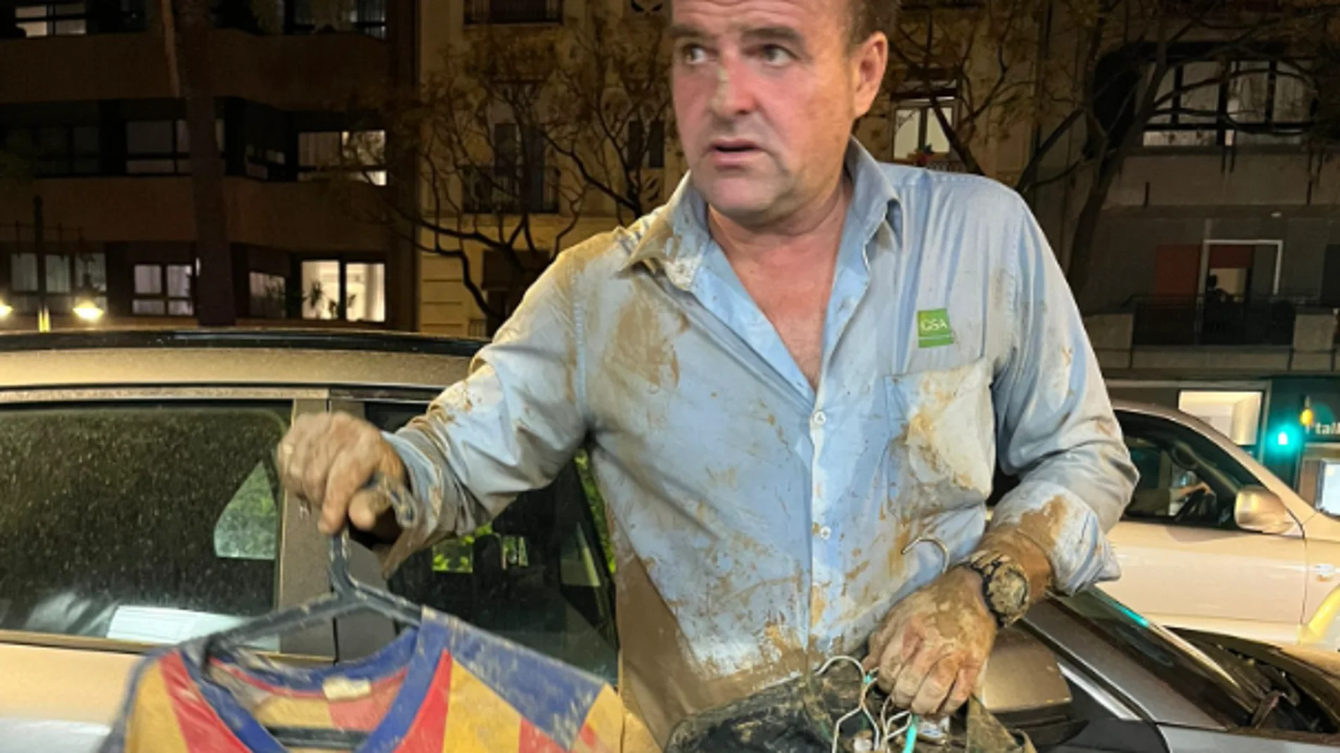 El coleccionista y aficionado del Valencia, que salvó su colección de camisetas