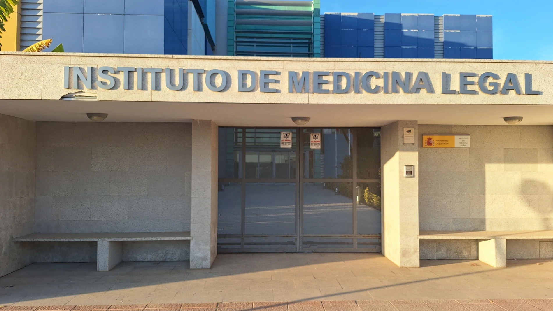 Fachada del Instituto de Medicina Legal en Badajoz