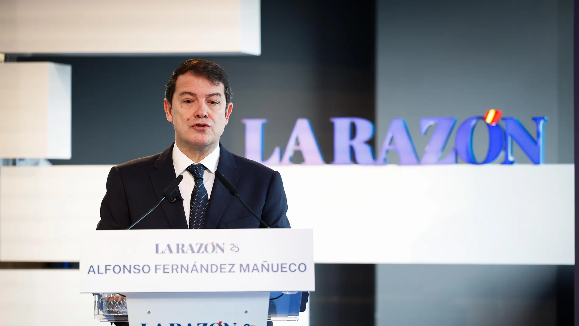 El presidente de Castilla y León, Alfonso Fernández Mañueco, en la sede de La Razón
