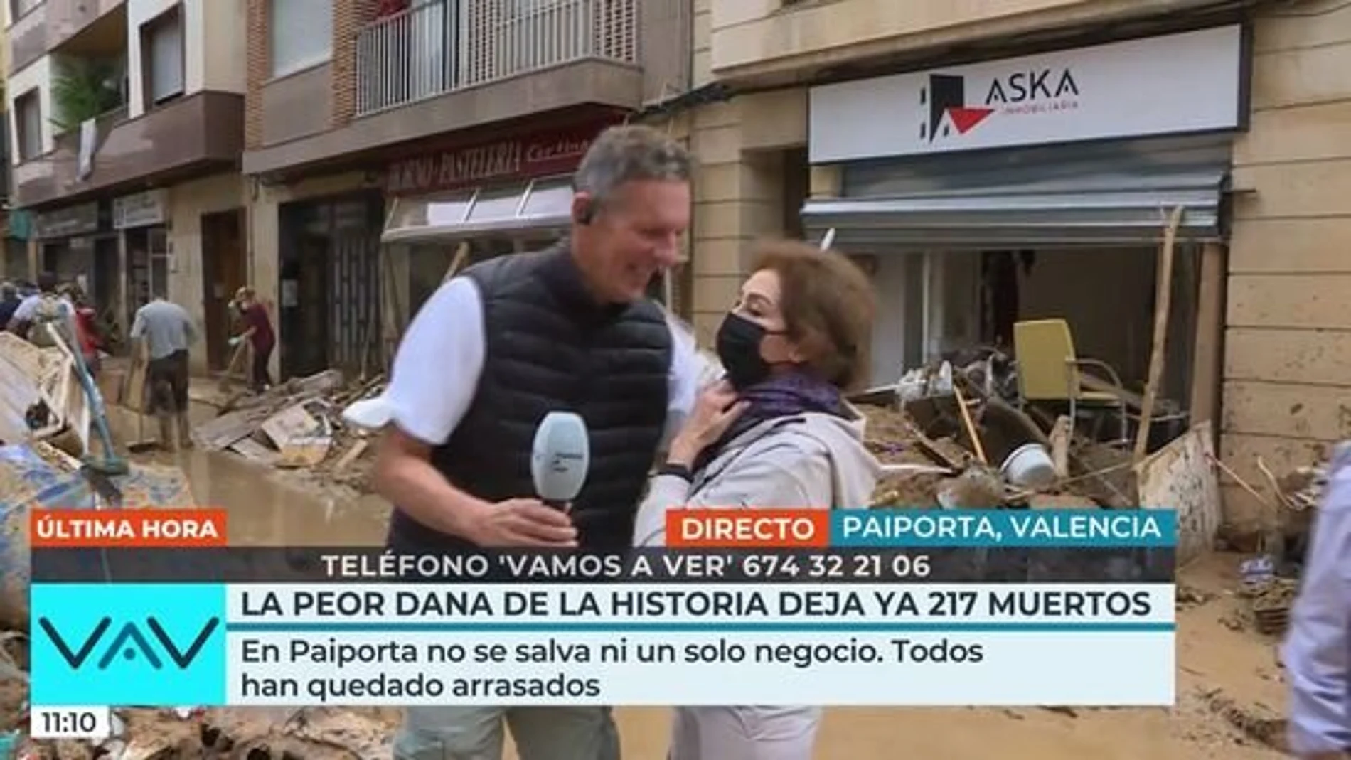 Ana Rosa Quintana y Joaquín Prat se reencuentran en Paiporta: "Esto es un infierno"