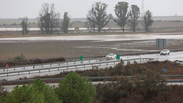 Efectos de la DANA en Andaluc&iacute;a: a&uacute;n hay cinco carreteras cortadas