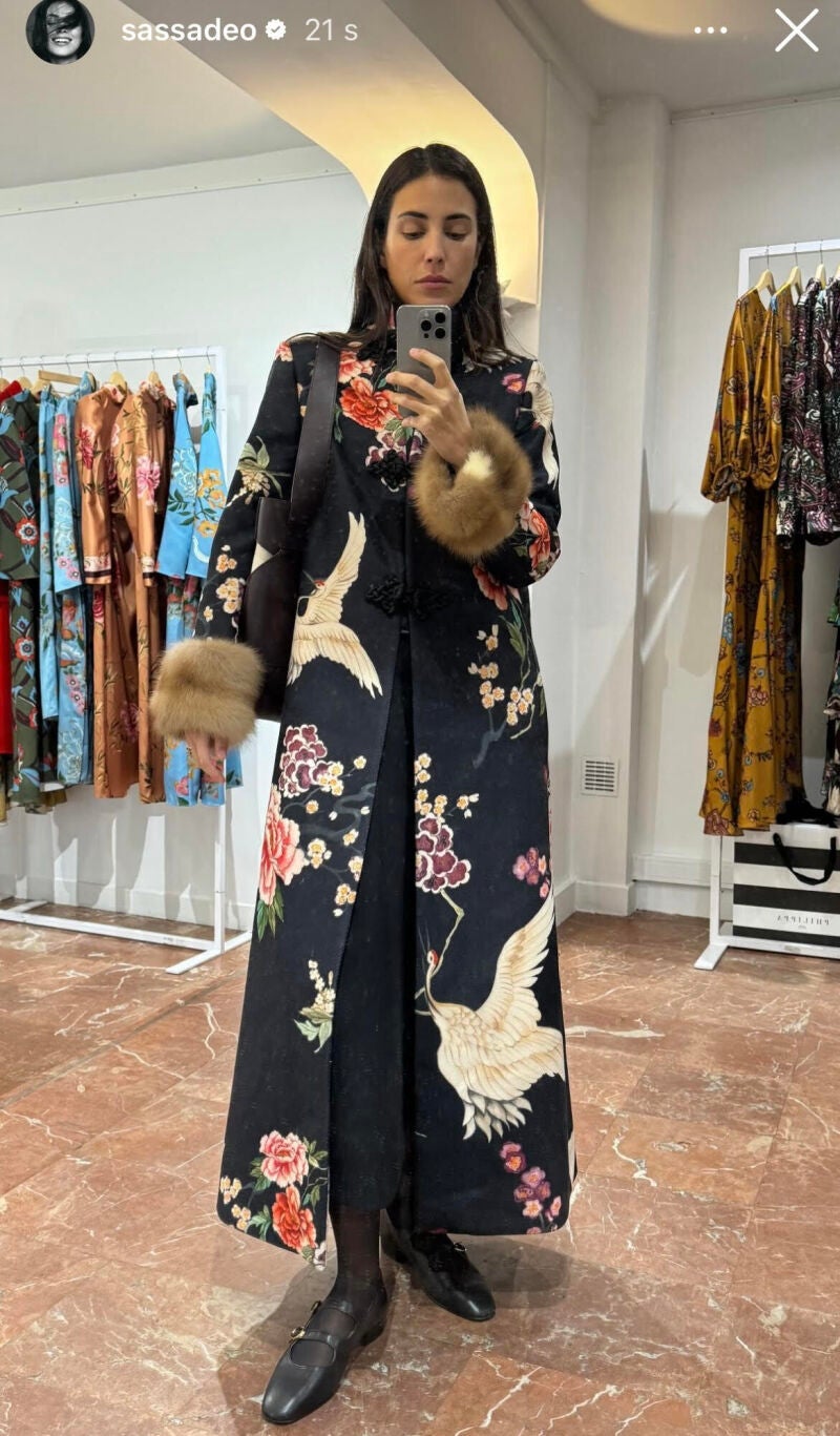 Sassa de Osma con abrigo oriental.