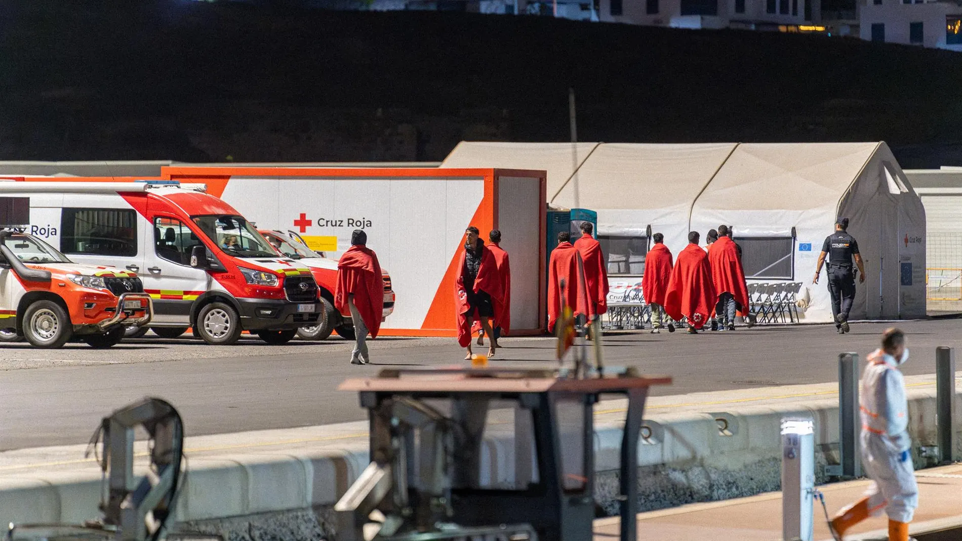 Rescatan a 478 migrantes en aguas próximas a Canarias