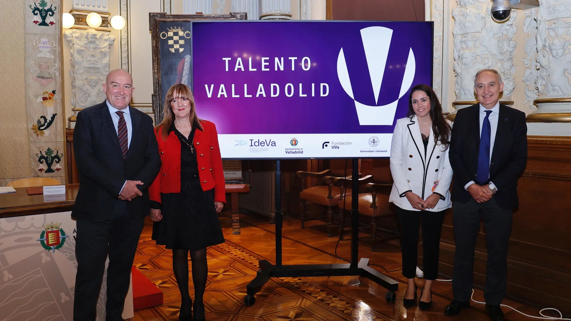 Carnero y Antonio Largo presentan el Programa Talento 2024