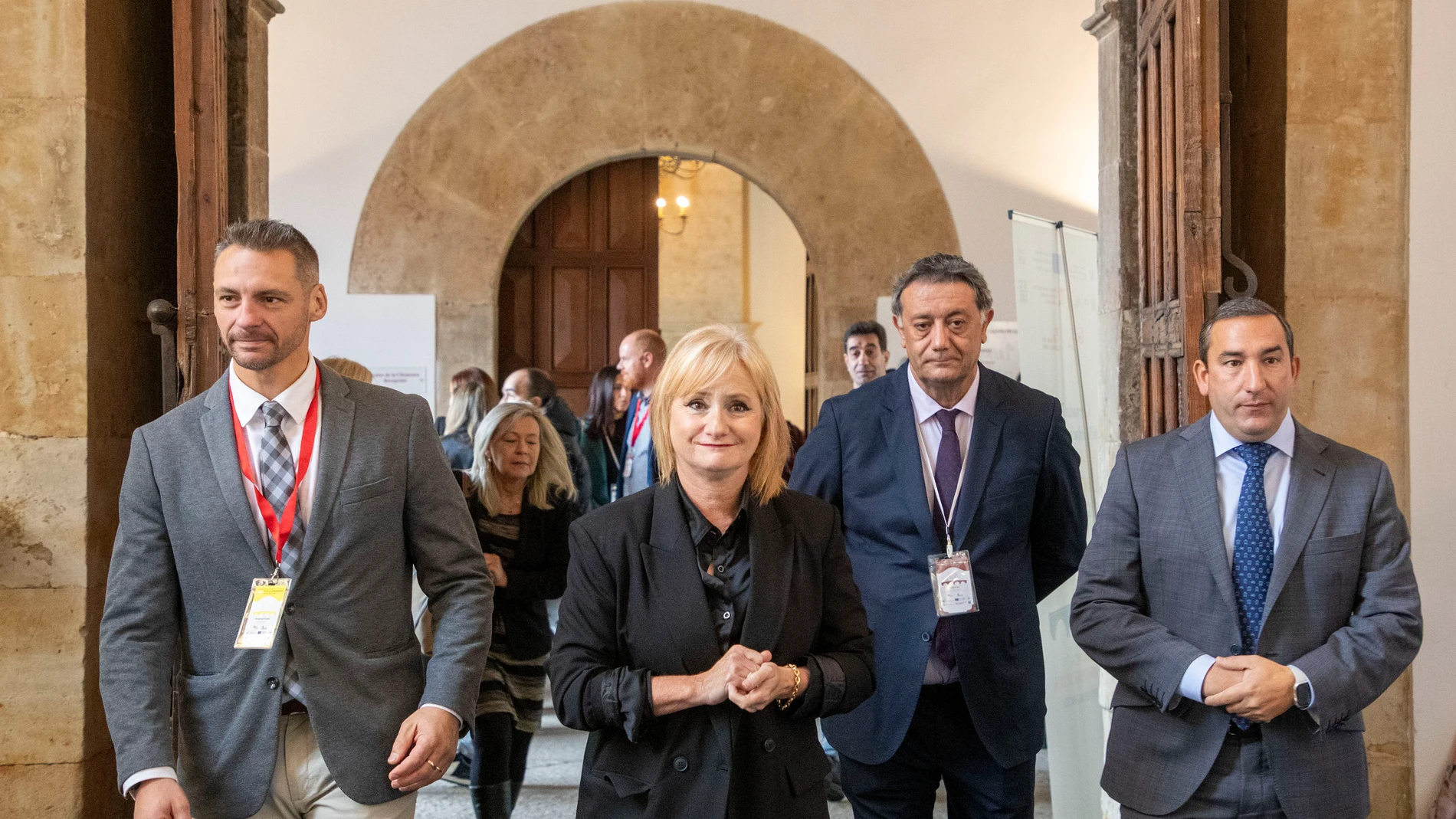 La consejera Leticia García a su llegada al Colegio y Hospedería Fonseca para inaugurar la jornada