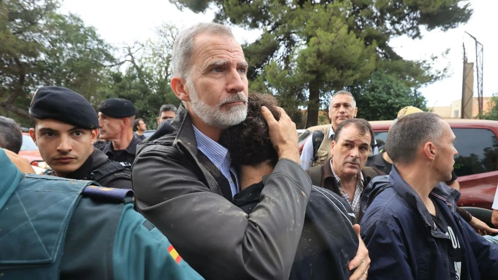 La extrema izquierda independentista tras la visita del Rey a Paiporta: "Hoy habéis probado el barro, mañana probaréis la guillotina"