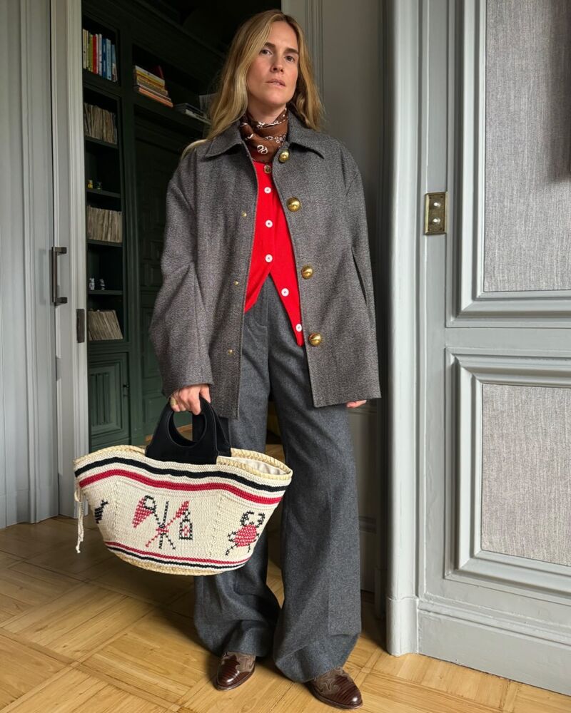 Look con prendas básicas.