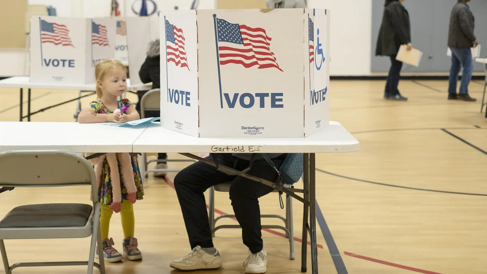 EEUU.- Harris gana las elecciones presidenciales en los estados de Virginia y Hawái