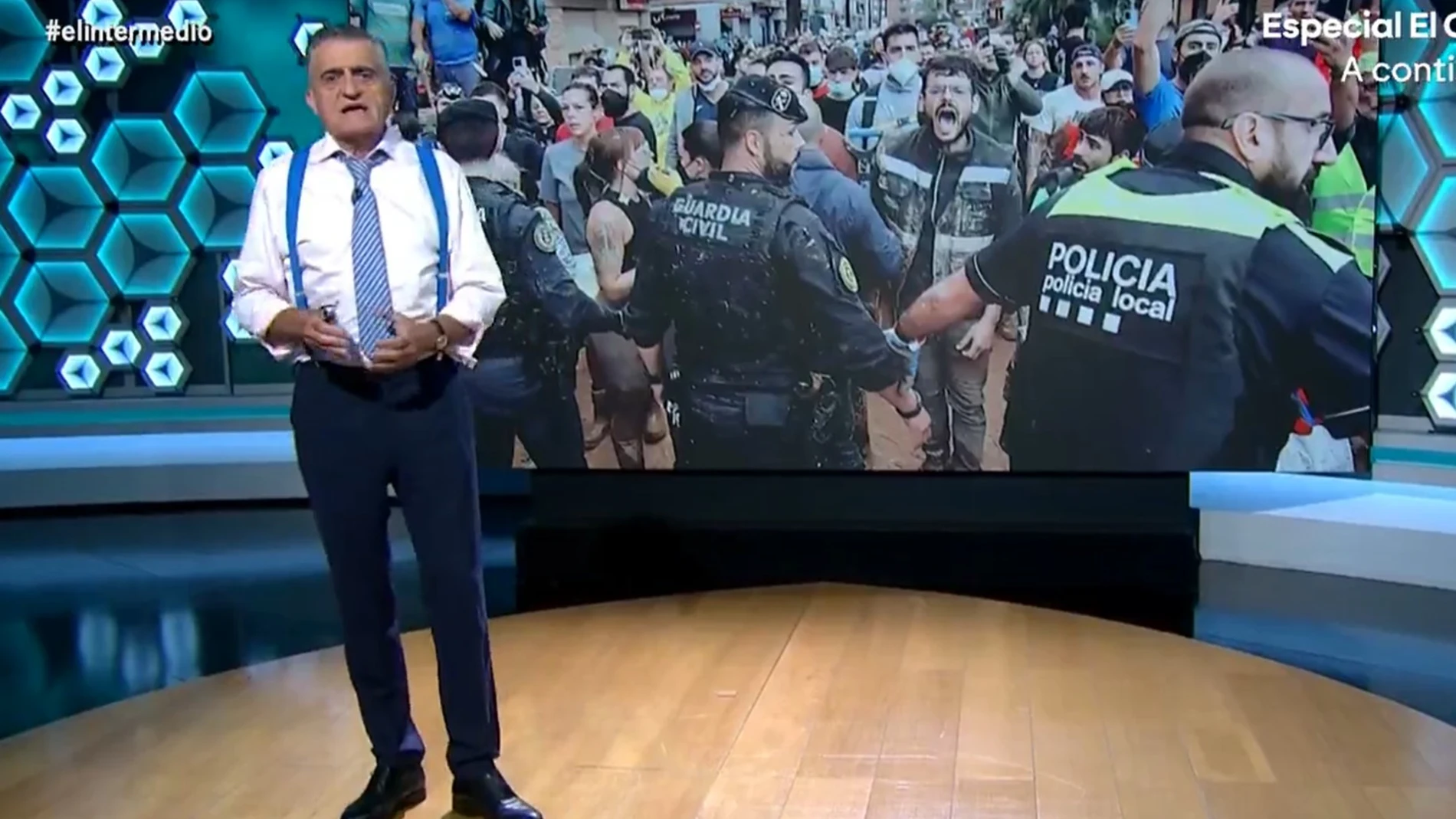 El Gran Wyoming no se corta ante Iker Jiménez "Debería buscar su rigor y su honestidad"