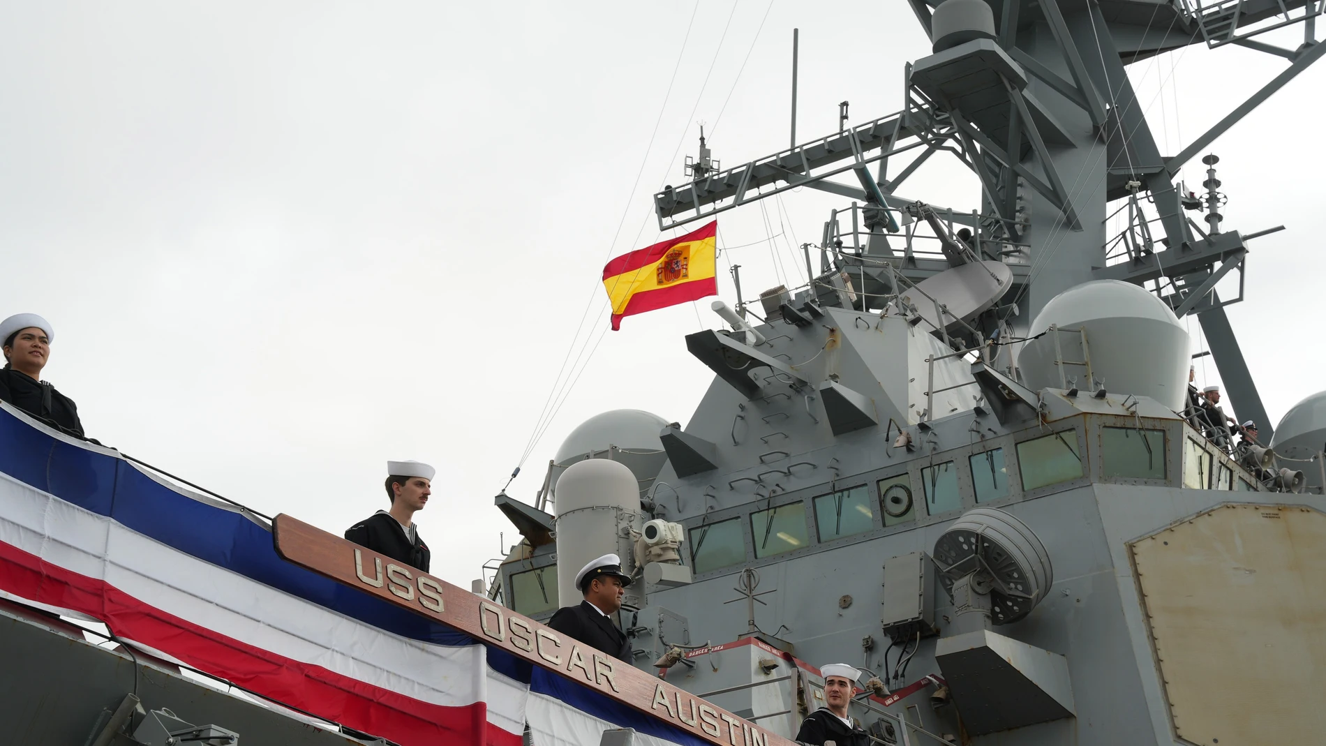 Llegada del destructor USS Oscar Austin a la base naval de Rota