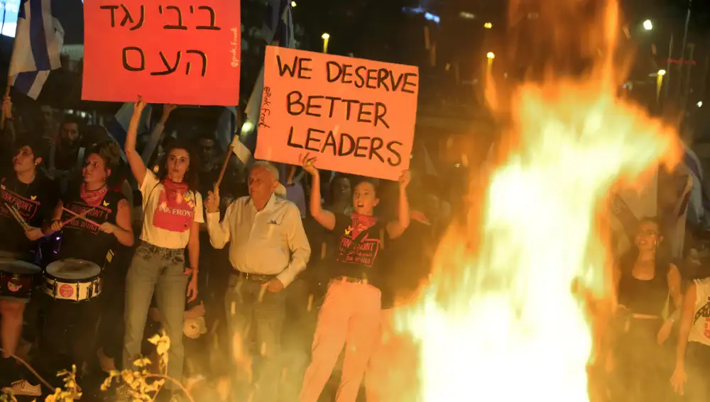 Protest in Tel Aviv as Netanyahu fires Israel's Defense Minister Yoav Gallant