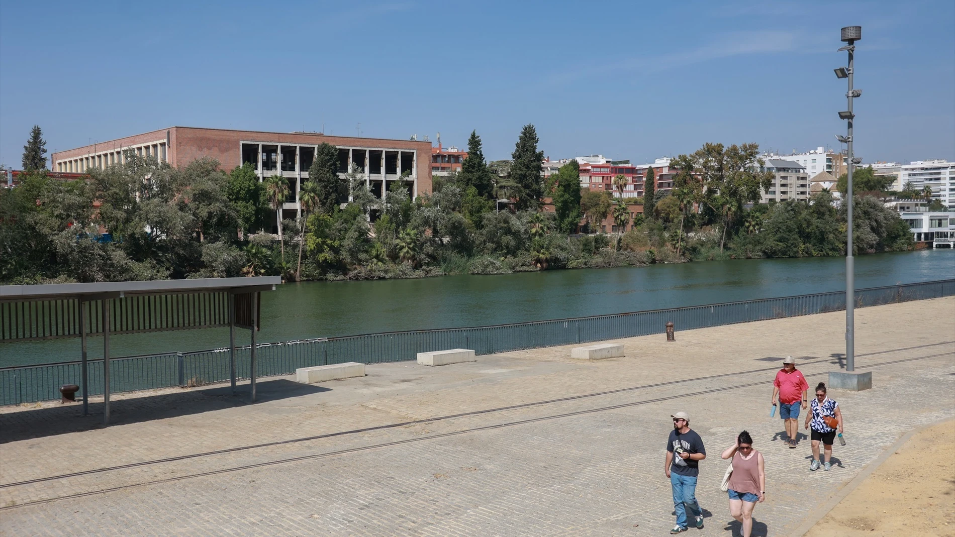 Patrimonio avala con matices el proyecto de pasarela de Altadis en Sevilla