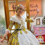 Aitana Soriano vestida de fallera.