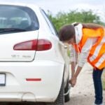 Esta es la multa a la que te enfrentas si no llevas chalecos reflectantes en el coche
