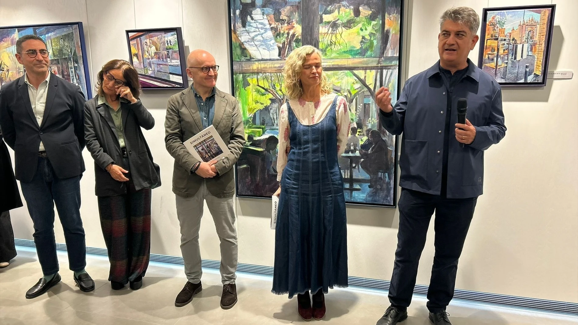 El pintor sevillano Javier Montes inaugura la exposición 'Simultáneo' en Caja Rural del Sur