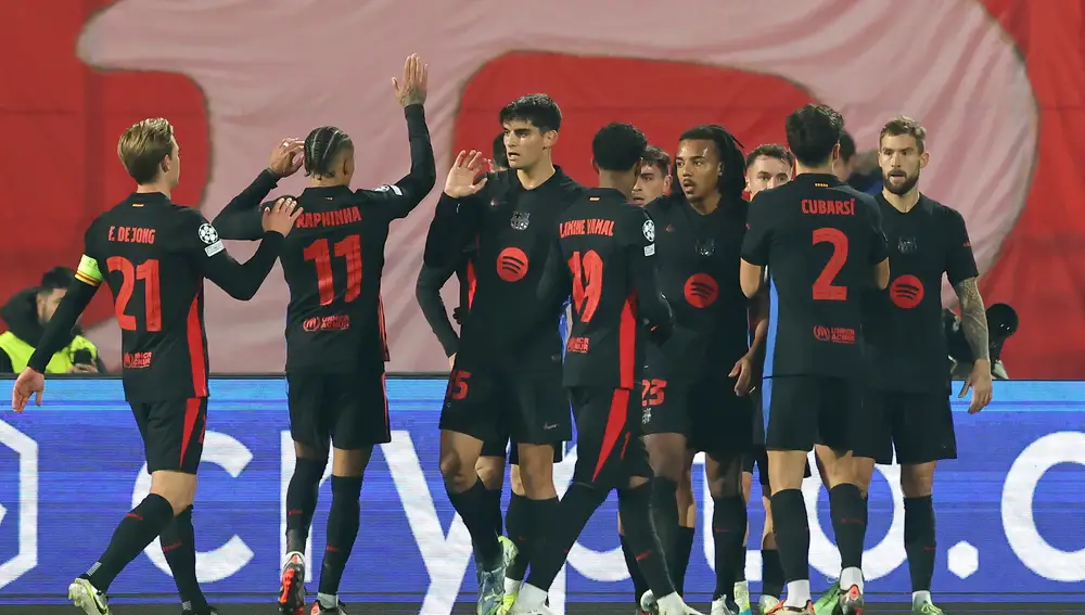 El FC Barcelona en la celebración de uno de los goles frente al Estrella Roja en Belgrado.