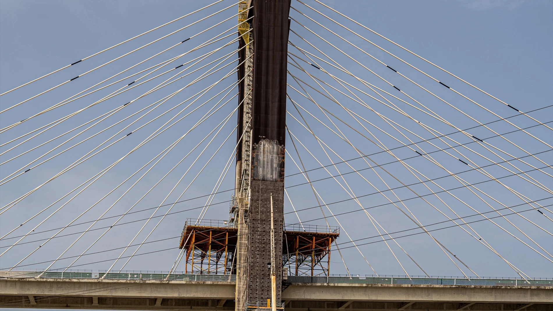 Estos días hay nuevos cortes de tráfico en el puente del Centenario por las obras