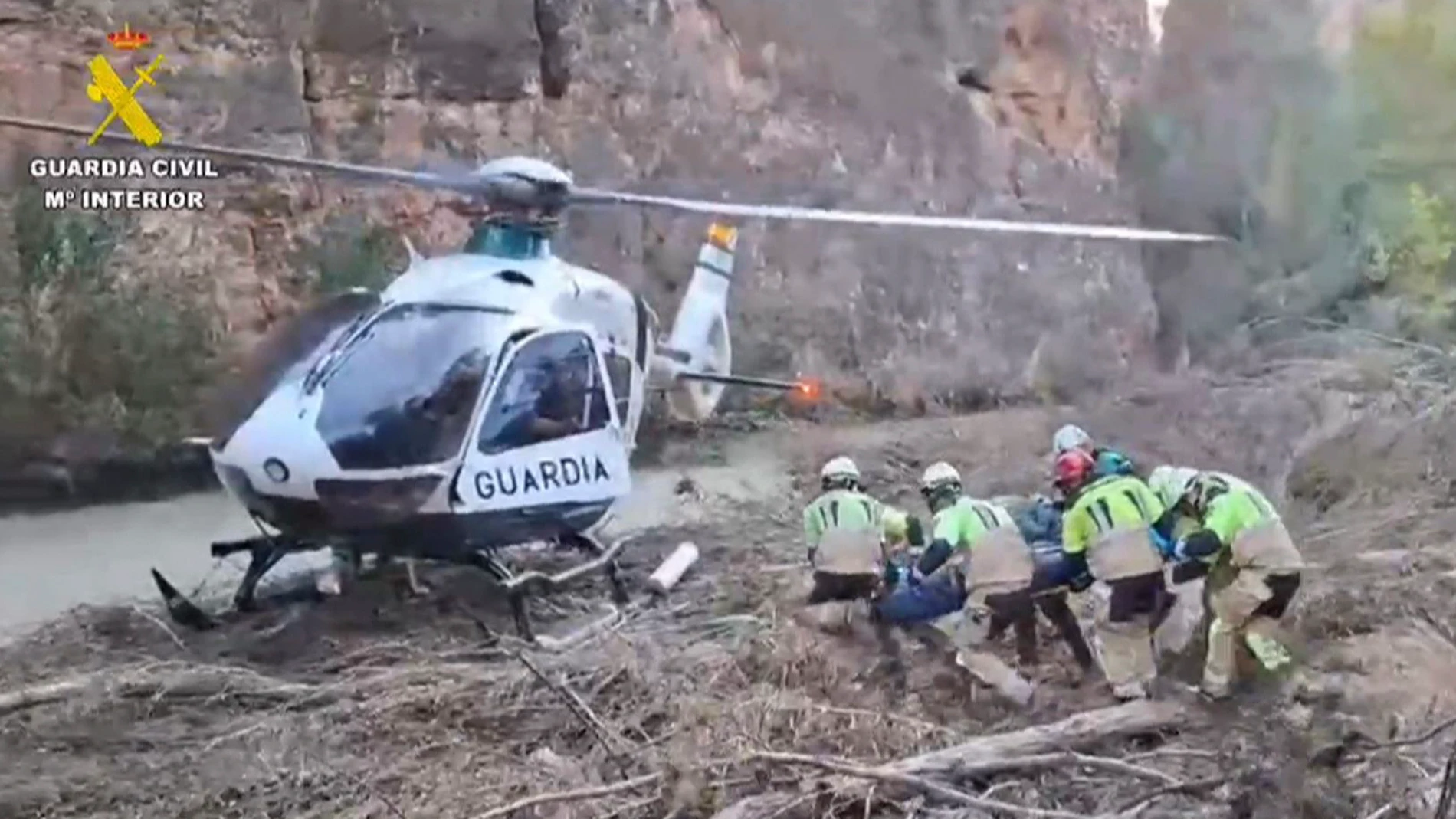 LETUR (ALBACETE), 07/11/2024.- Captura de un vídeo facilitado por la Guardia Civil que de la recuperación del cuerpo de la última persona desparecida a causa de las inundaciones provocadas por la dana el 29 de octubre de 2024 en Letur (Albacete), este jueves. EFE/ Guardia Civil / ***SOLO USO EDITORIAL/SOLO DISPONIBLE PARA ILUSTRAR LA NOTICIA QUE ACOMPAÑA (CRÉDITO OBLIGATORIO)***