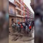 Vecinos de Masanasa colaboran en la limpieza de las calles