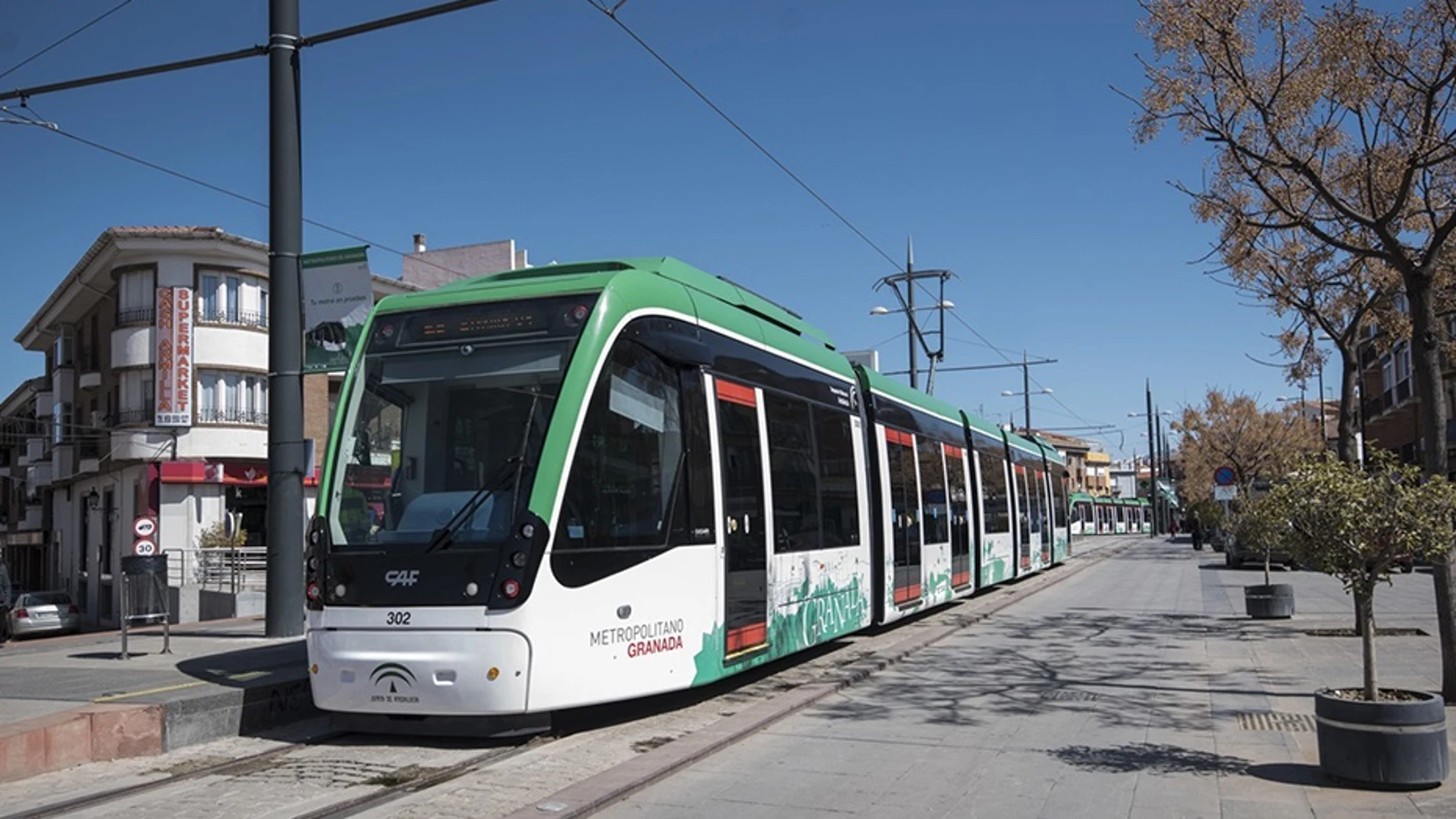 (Foto de ARCHIVO)Imagen de archivo del Metro de Granada.REMITIDA / HANDOUT por Emergencias 112Fotografía remitida a medios de comunicación exclusivamente para ilustrar la noticia a la que hace referencia la imagen, y citando la procedencia de la imagen en la firma15/03/2017
